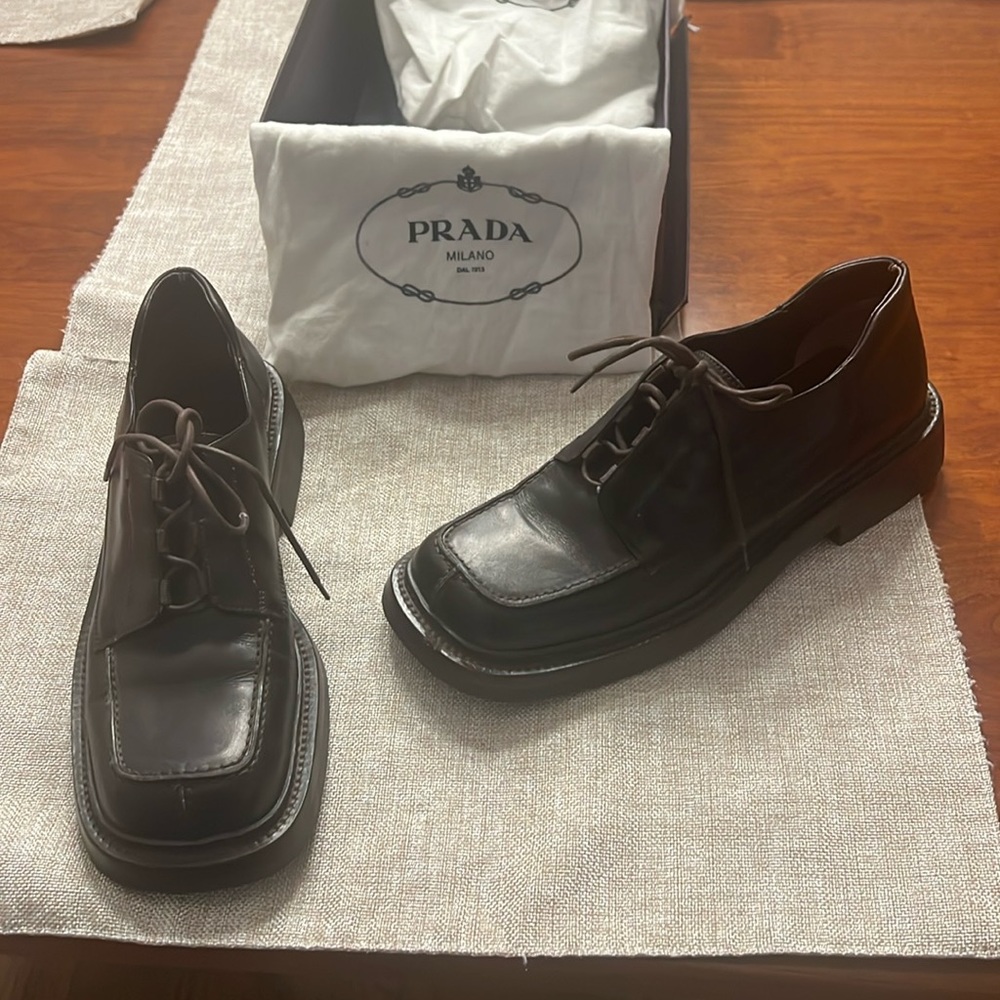 Prada vintage heeled oxfords size 38.5